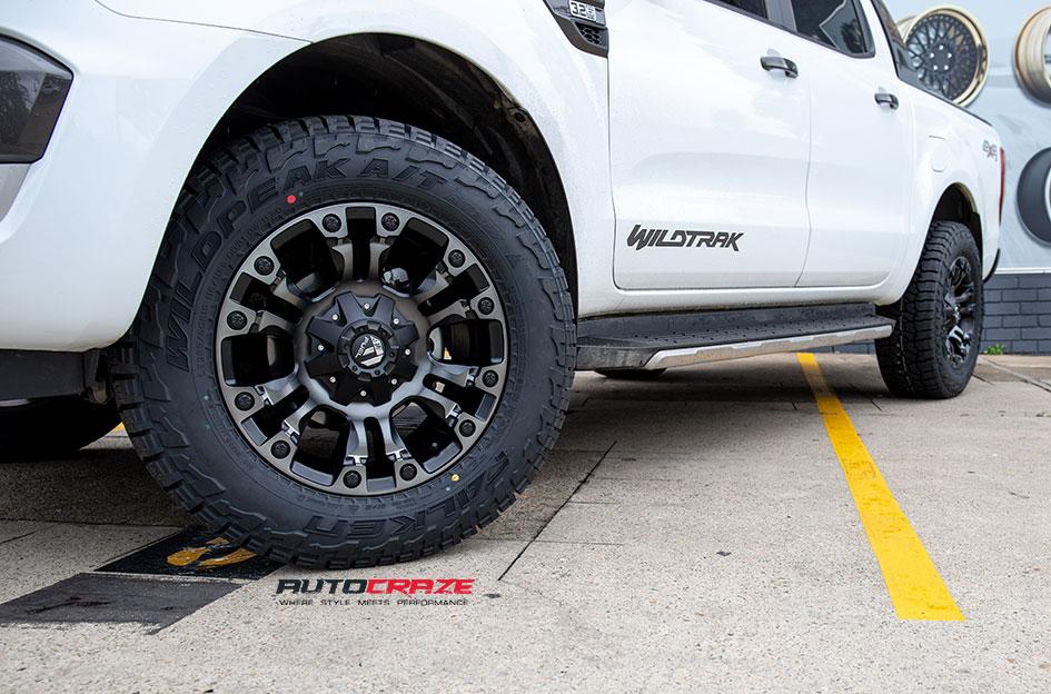FORD-RANGER-VAPOR-BLACK-MACHINED-WITH-DARK-TINT